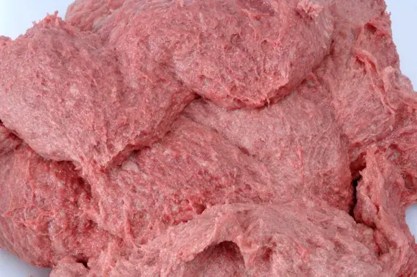 Ground chicken mince — ideal for sausages, nuggets, and processed foods