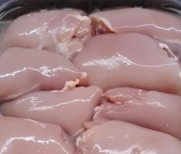 ブラジル産 骨なし皮なし鶏もも肉 大口卸売供給 40ftリーファーコンテナ