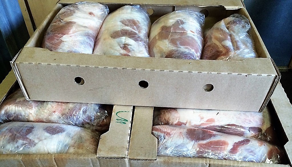 Frozen pork shoulder in wholesale export cartons — palletized shipping
